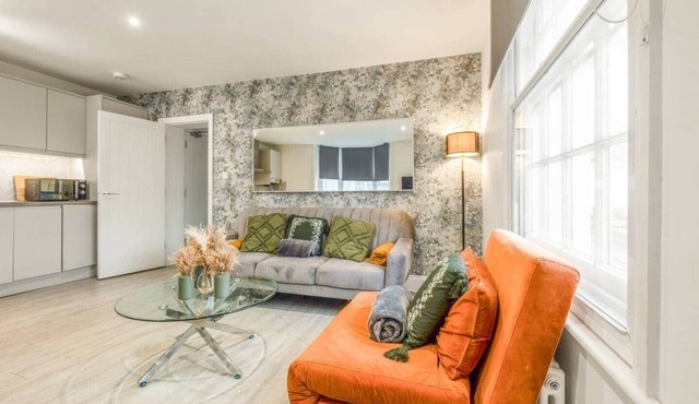 Modern Brighton Flat | Central Seafront 2 Bedrooms