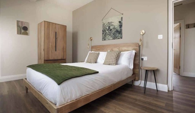 Modern Central one Bedroom Apartment in Penzance