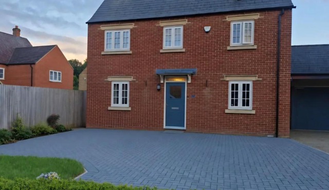 Modern detached home near Silverstone