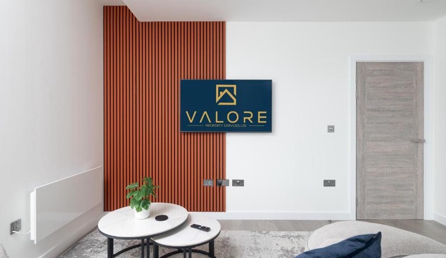 Modern Flat with Parking - Last Min Deals Available