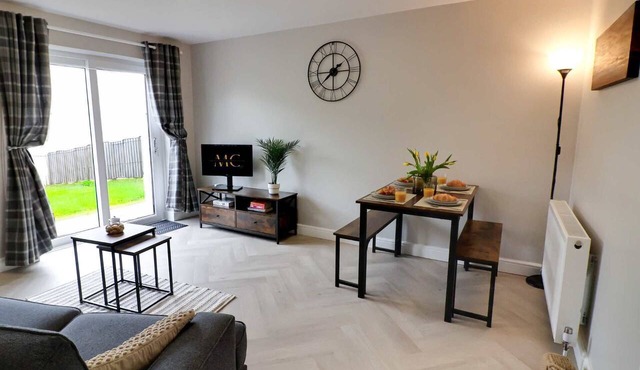 Modern House In Hartlepool With Private Parking