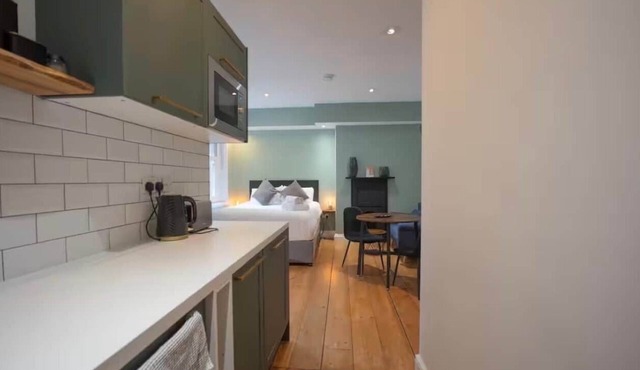 Modern King's Cross Studio 004