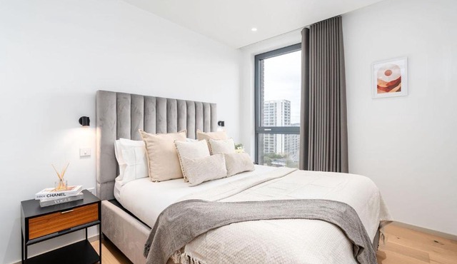 Modern Kings Cross 2BR, Steps to Coal Drops Yard, 10 min walk to Train Station