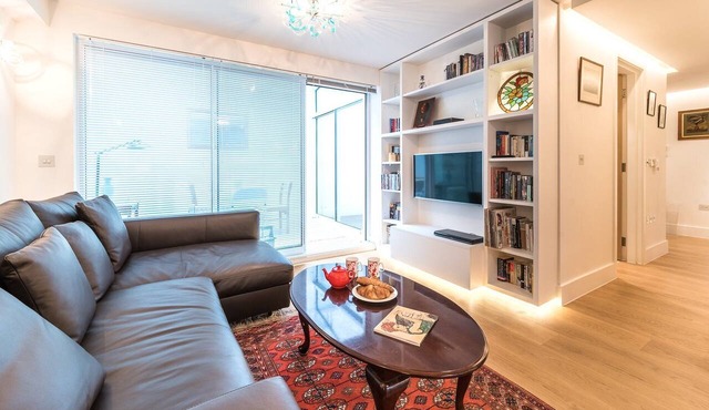 Modern Mews house in Mayfair with terrace