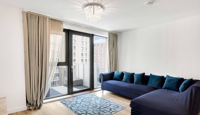 Modern Park Royal Flat