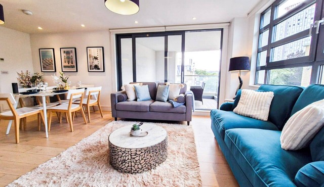Modern Regent's Park 3-Bed flat w/Private Balcony & Lift access near Marylebone