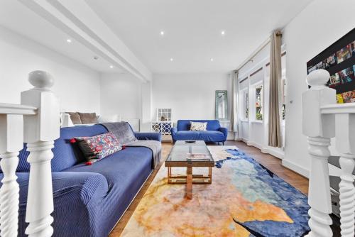 Modern Spacious 2 Bedroom House in Central London