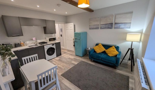 Modern & Stylish 1-Bed Apartment - inc parking