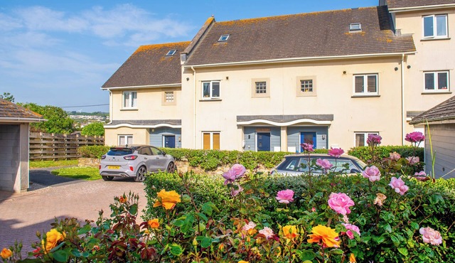 Modern well equipped townhouse, 3 min walk from Crooklets Beach, Bude