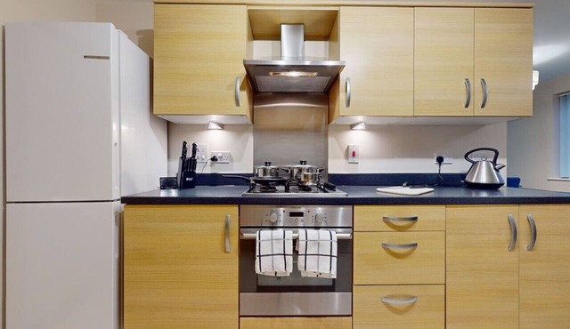Molyneux Square - Beautifully appointed 4 bedroom town house in excellent location