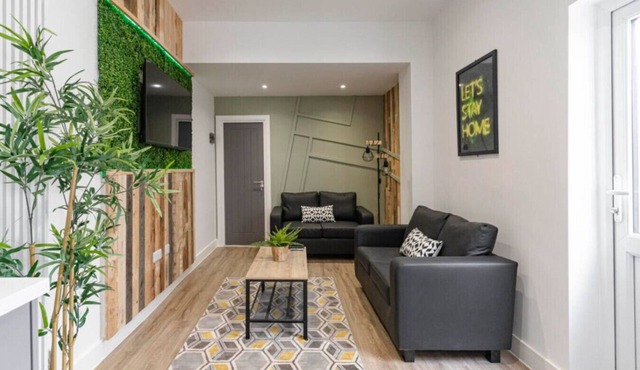 🎶Montgomerie - Spacious 6BR Home | 8MINS to Victorious Festival Ground! 🌊