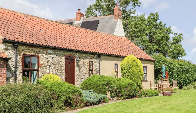 MORDON MOOR COTTAGE, family friendly in Sedgefield, County Durham