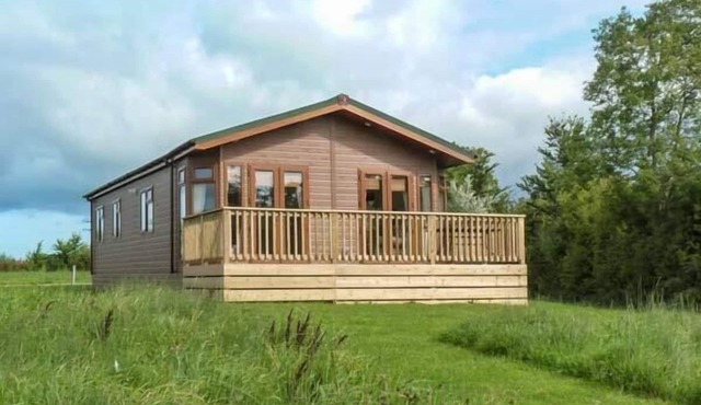 MORGAN LODGE, family friendly, luxury holiday cottage in Hewish