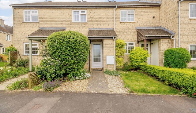 MORRIS ROAD, luxury holiday cottage, with a garden in Broadway