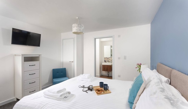 Nanjizal, B&B - a hotel room that sleeps 2 guests in 1 bedroom