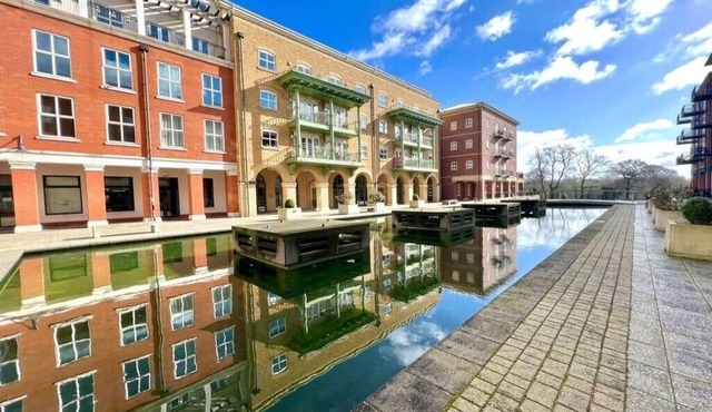 NEC. Stunning Solihull Penthouse