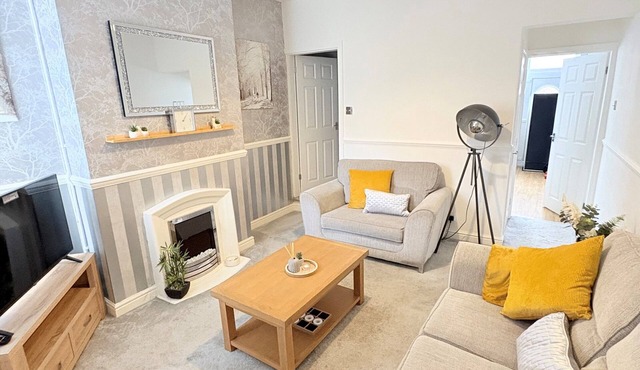Neville house-Free Parking, Families & Contractors