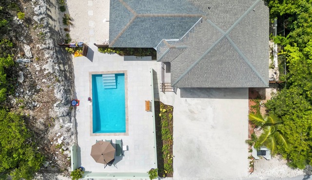 NEW 2BD/2.5 BATH near beach access and George town with PRIVATE POOL