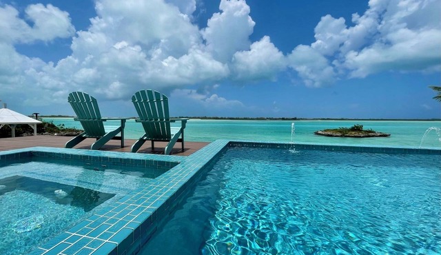 New 5 BR Luxury Home with Dock, Pool, Spa & Beach on Moriah Harbour