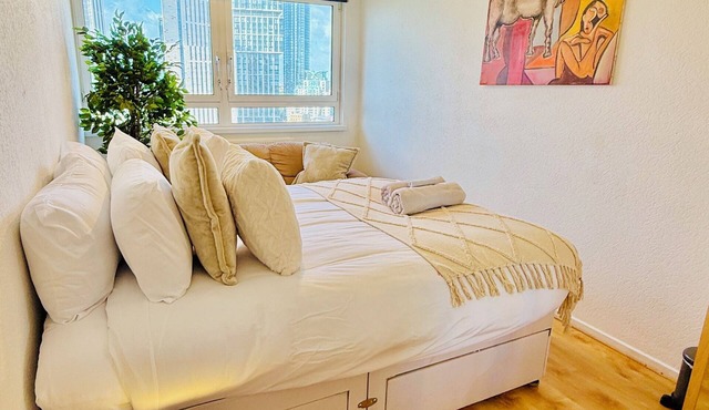New Central London Zone 1 Deluxe 2 Bedroom Appartment with City Views