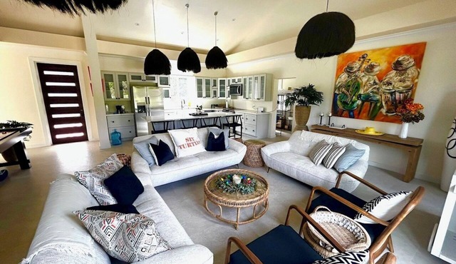 New cozy 2-bedroom house with Pool. Introductory Price.