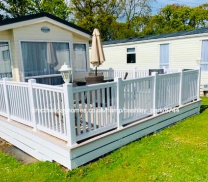 NEW FOREST Hoburne Bashley Holiday Park, Spacious Caravan Sycamore 201 Sleeps 6