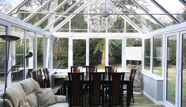 New Forest house with large garden, near sea. Perfect for families with children