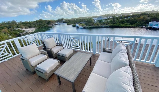 NEW Hilltop 1BR 1BA Harbour & Sunset View Rentals