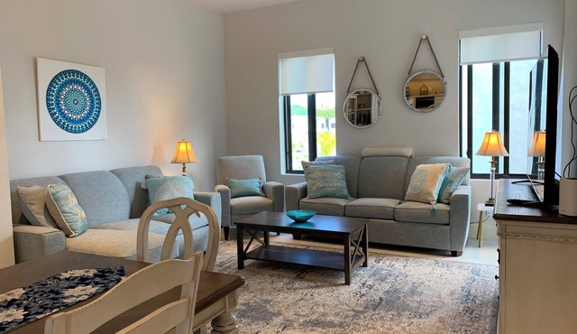 New Luxe Condo | Gated | 5 min walk to Love Beach | Pool & Gym | Pet-friendly