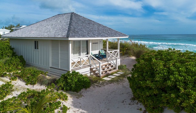 New Luxury Beachfront Bungalows w/Heated Pool, Pink-Sand Beach