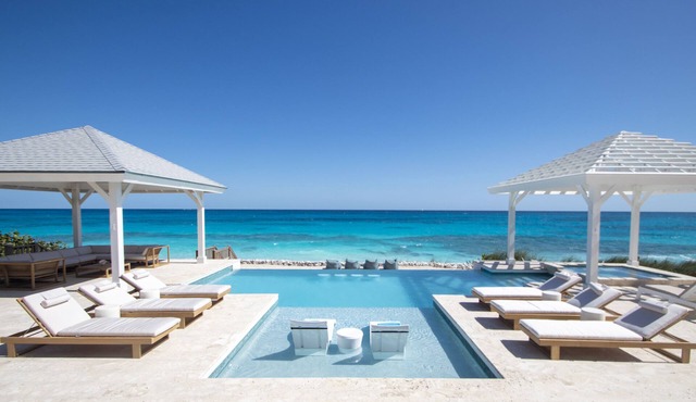 New Luxury Beachfront Home. nYour Private Paradise Awaits!