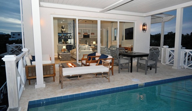 New Luxury Beach House w/Private Pool in Boutique Beachfront Resort