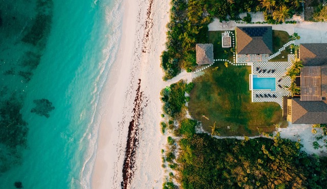 New Luxury Estate w/Htd Pool, Pink-Sand Double Bay Beach FULLY STAFFED