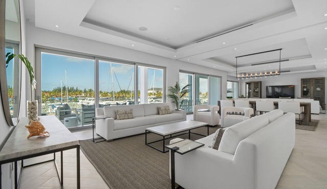 New Luxury Waterfront Condo, Palm Cay, The Bahamas