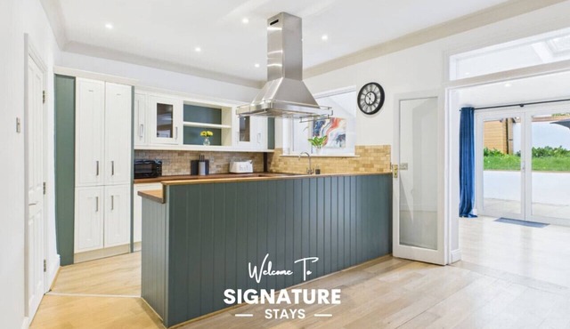 *NEW* Queens Road Property