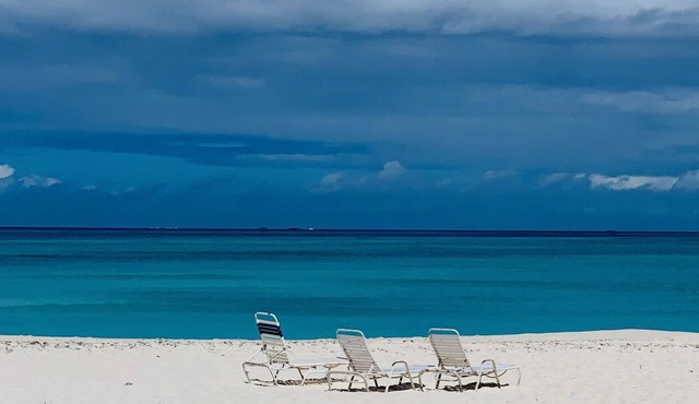 *NEW Relaxing Beach Cottage, 3 King Beds
