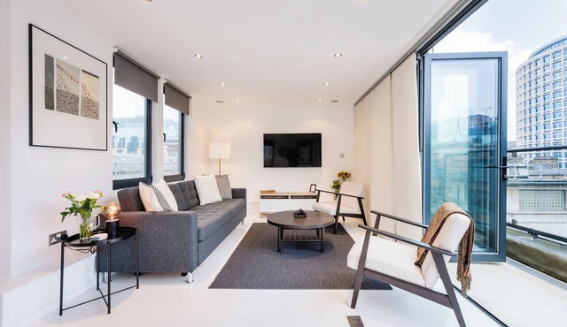 New/Spacious 3 Bedr Penthouse w/Terrace Covent Gdn