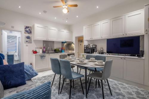 Newly refurbed 3Bed Annexe - With Parking!