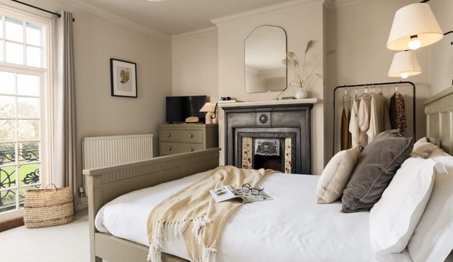 Newly refurbished en-suite triple room village location