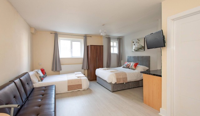 NEWLY REFURBISHED Studio, 20mins to London Bridge