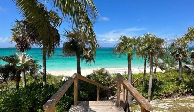 Newly Remodeled Beachfront House on Pink-Sand Double Bay Beach