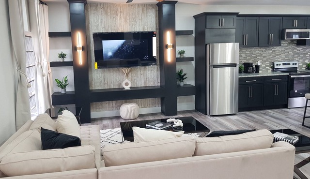 Newly Renovated 2BR: Modern Luxury Near the Beach