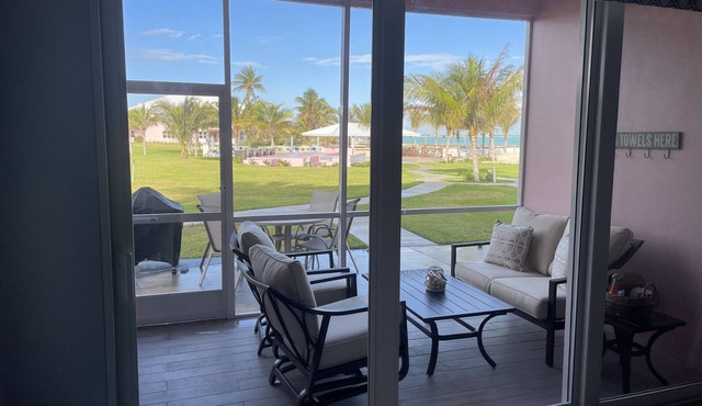 Newly renovated condo with golf cart included, in Bahama Bch Club, Treasure Cay