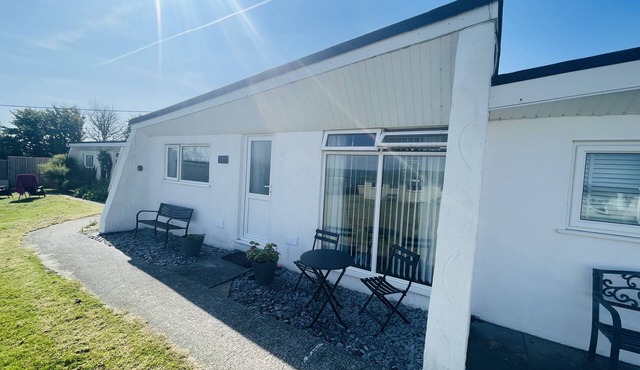 No.67 Pebbles 2 Bed Holiday Chalet, Widemouth Bay Holiday Village, Bude EX23 0DJ