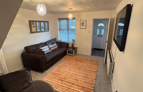 Northampton 2 King Bed SKY TV Driveway Earls Barton