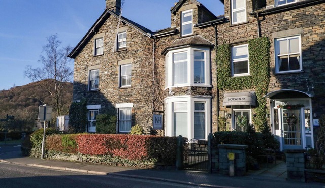 NORWOOD HOUSE, pet friendly, with a garden in Ambleside