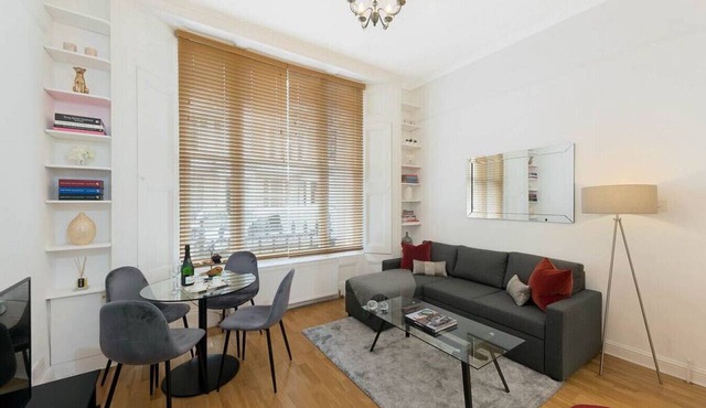 Notting Hill Apartment | Portobello Rd, Hyde Park & No Stairs
