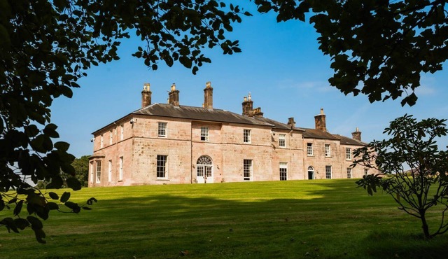 Nuthatch House - Eleven Bedroom Villa, Sleeps 24