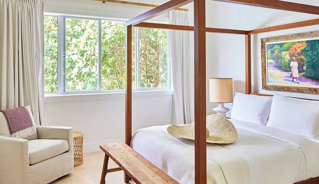 Ocean Breeze Villa: Private Haven for Beach Lovers with Pink Sands Access