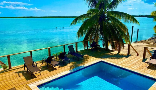 OCEAN FRONT HOME WITH POOL,DOCK-STEPS TO MORIAH NATIONAL PARK